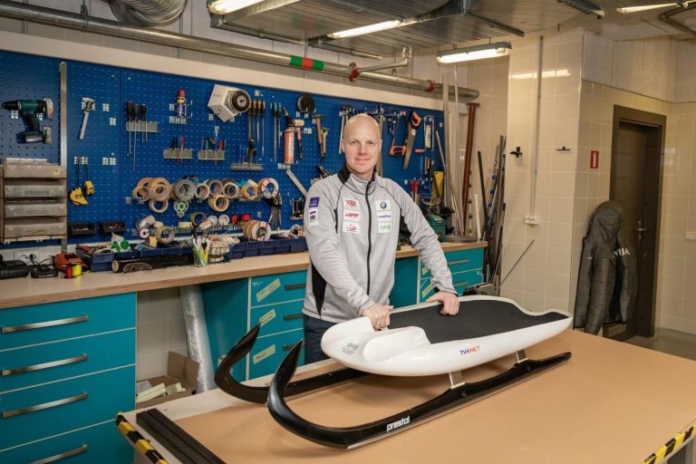 RTU zinātnieki un inženieri turpina pilnveidot Latvijas kamaniņu sportistu inventāru