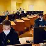 Noskaidroti SkillsLatvia 2022 finālisti datortīklu administrēšanā un grafikas dizainā
