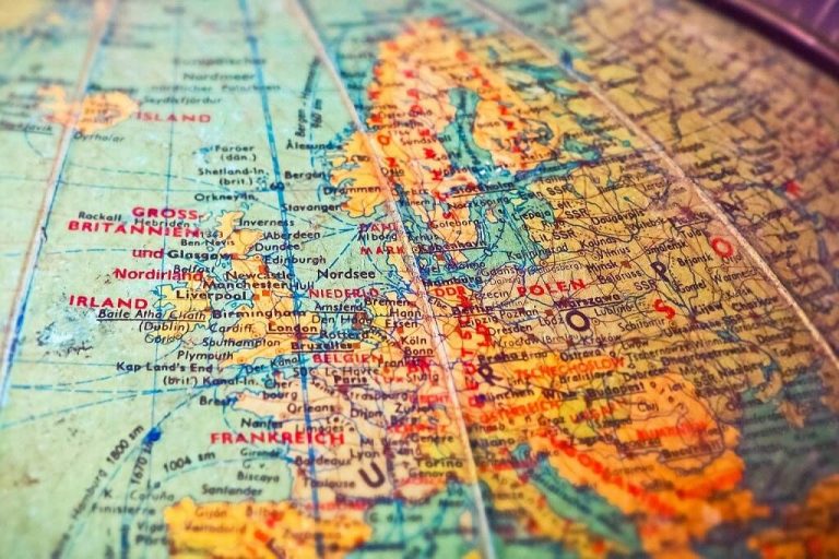 ES ministri ir pārliecināti, ka Eiropa pārdzīvotu Facebook un Instagram slēgšanu