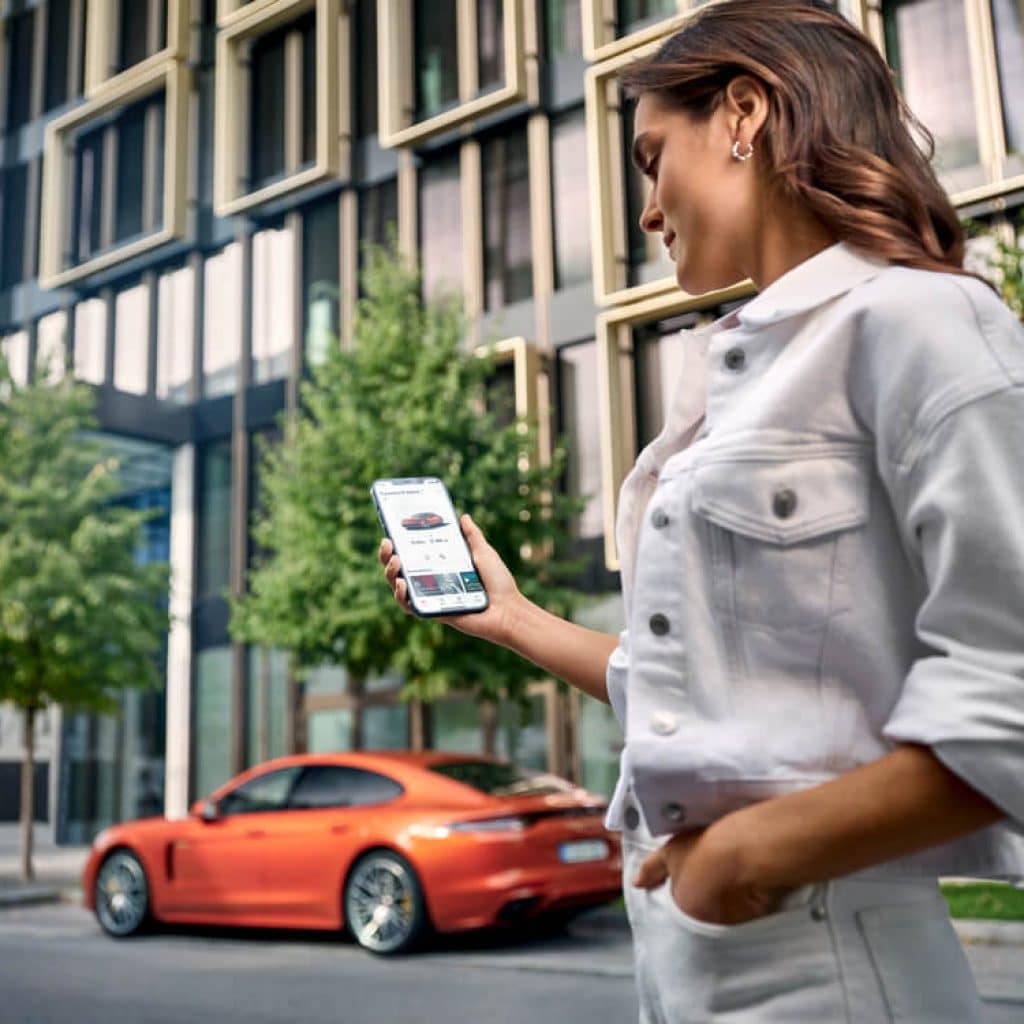 “My Porsche” lietotne savieno viedtelefonu ar automobili