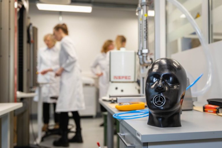 RTU atklās laboratoriju, kurā testēs visa veida individuālās aizsardzības līdzekļus