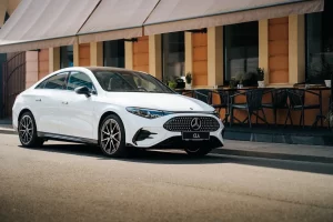 Vācu autobūve paaugstina likmes: Latvijā ieradies jaunās paaudzes elektromobilis Mercedes-Benz CLA